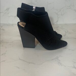 Vince Camuto Black Suede Perforated Peep Toe Booties Block Heel 6.5 Ankle Casual